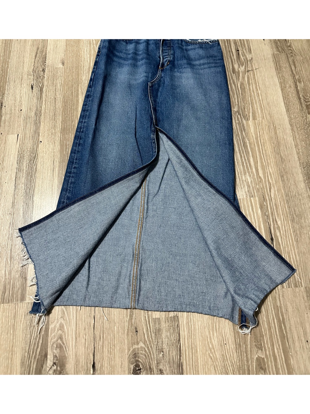 Favorite Daughter THE SADIE MAXI SKIRT
high‎ rise maxi skirt in Camden SZ 27 - Picture 9 of 15